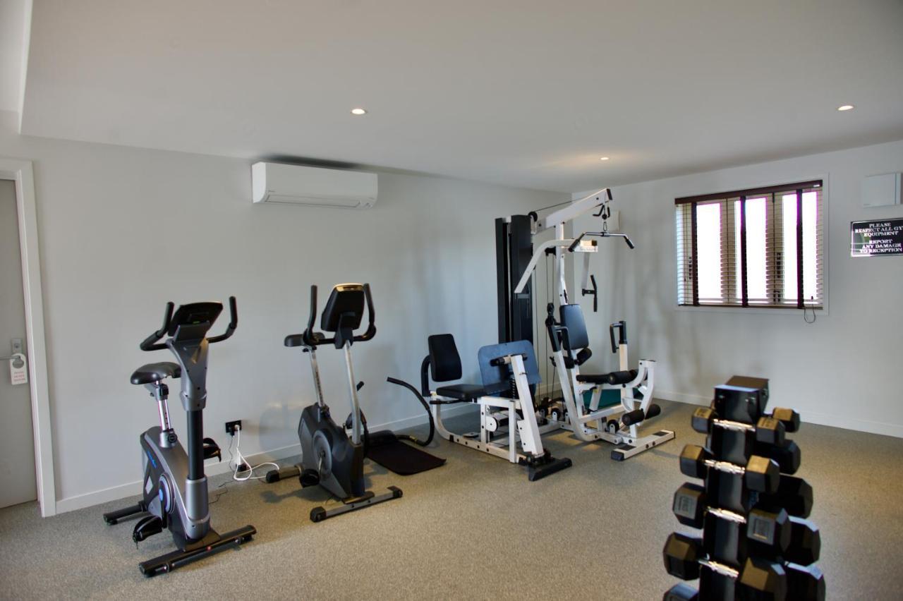 Regal Palms Resort Роторуа Экстерьер фото A home gym