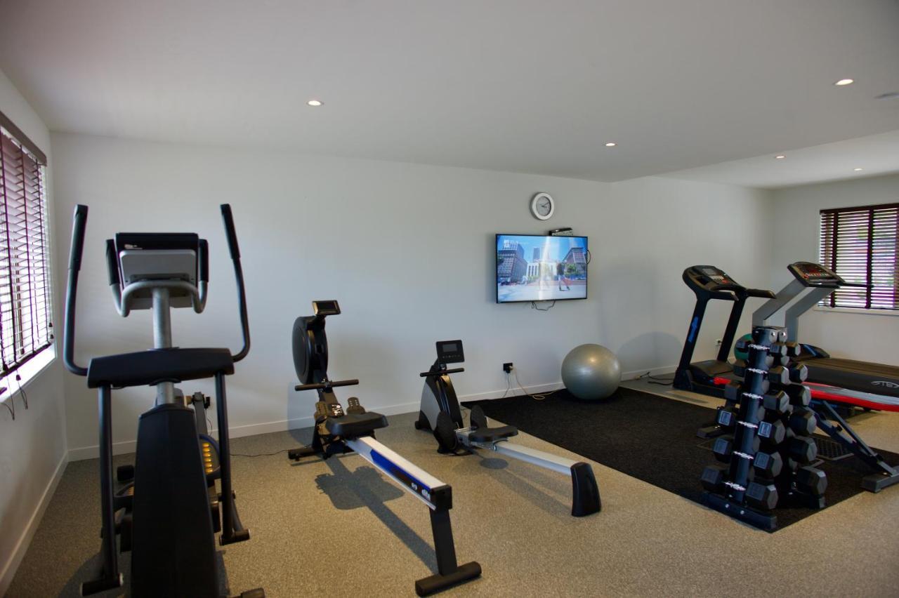 Regal Palms Resort Роторуа Экстерьер фото A home gym