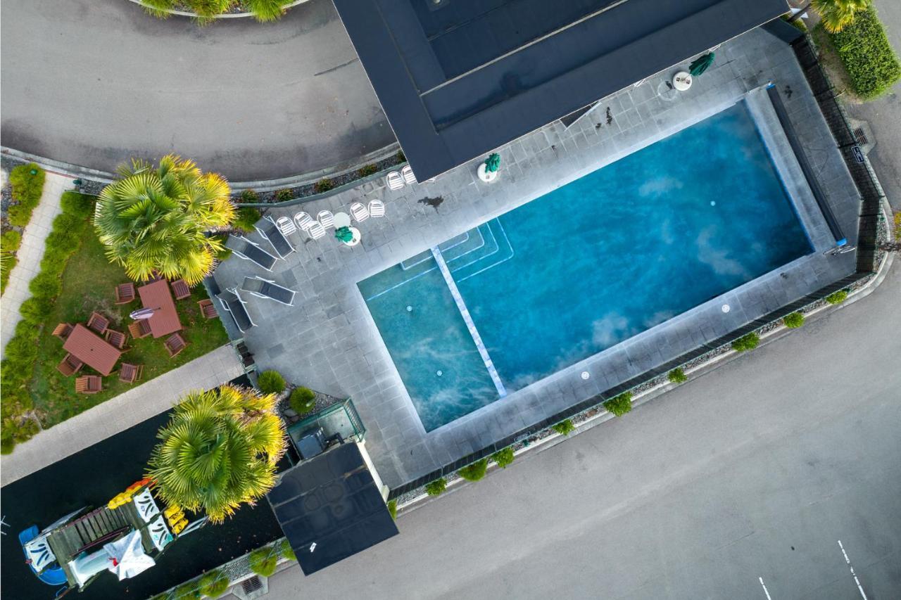 Regal Palms Resort Роторуа Экстерьер фото Aerial view of the swimming pool
