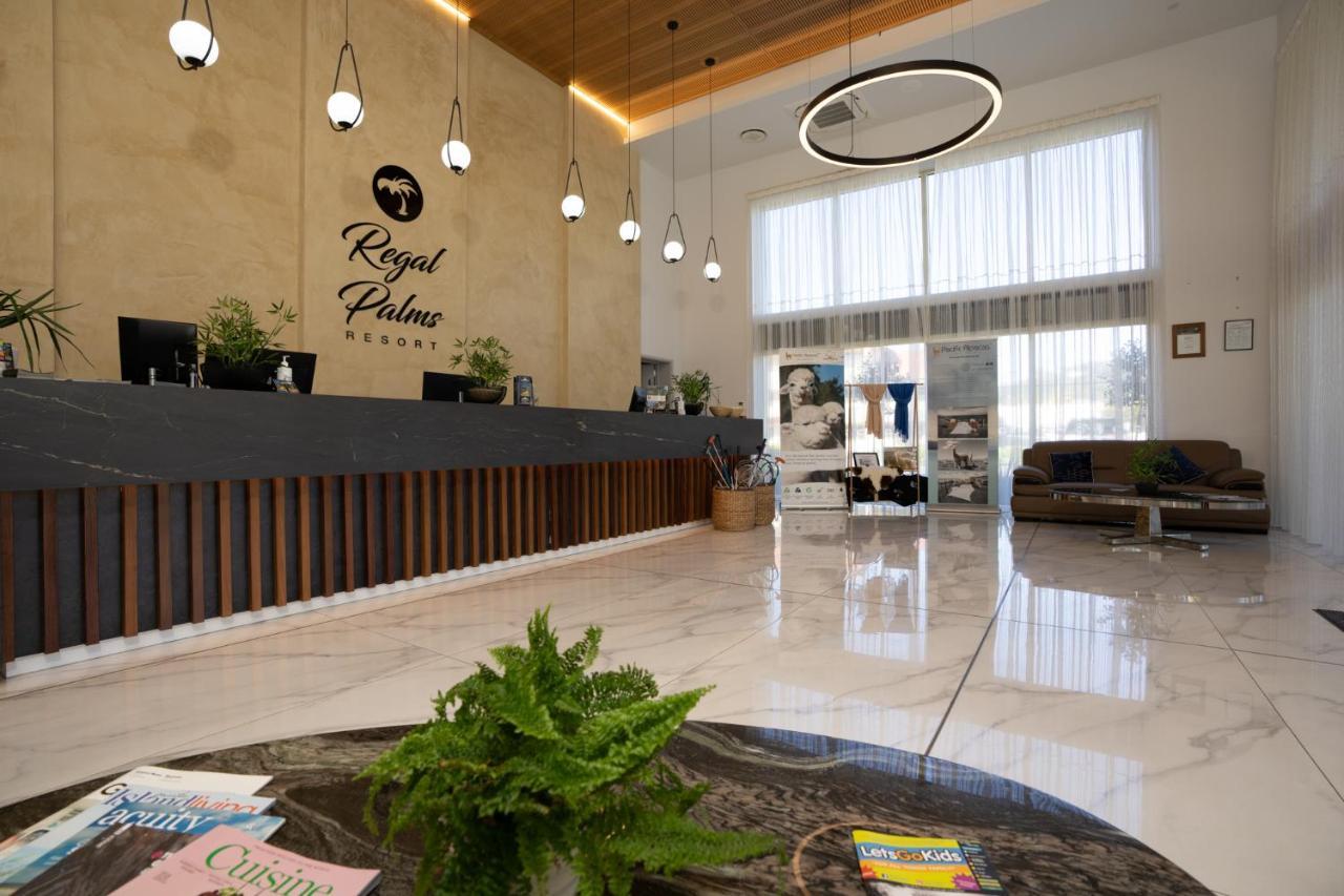 Regal Palms Resort Роторуа Экстерьер фото Royal Palace Hotel