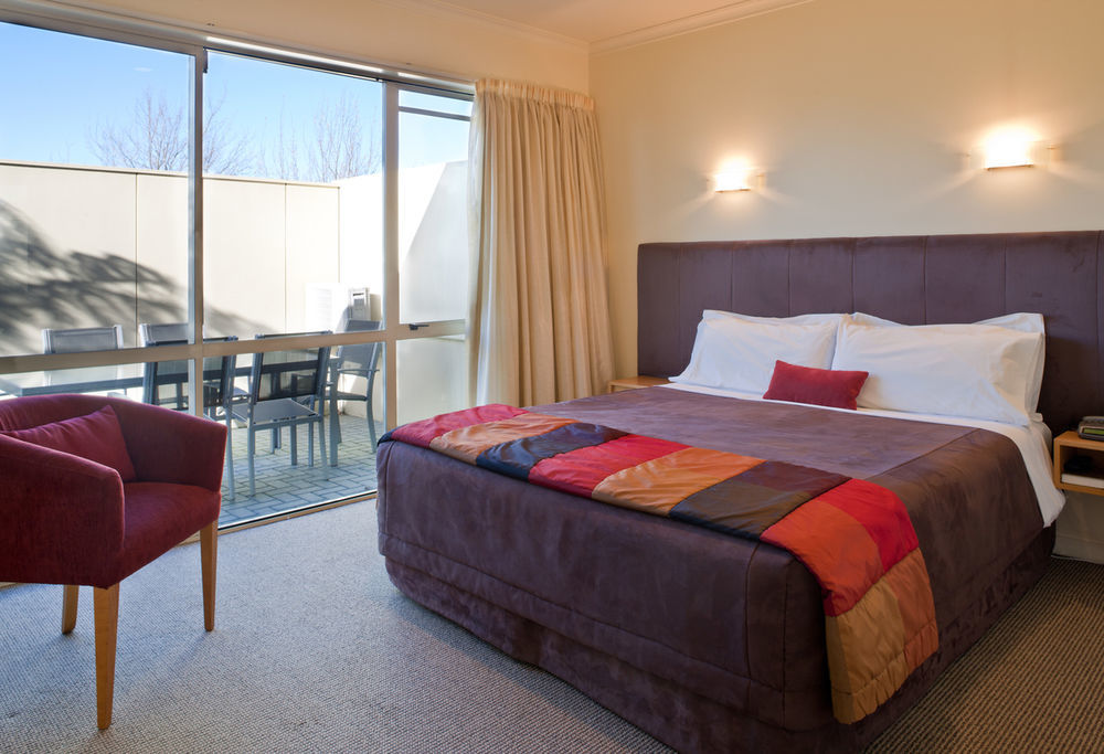 Regal Palms Resort Роторуа Экстерьер фото A typical motel room
